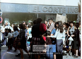 Manifestación de de madres y de escolares pidiendo colegios – 05