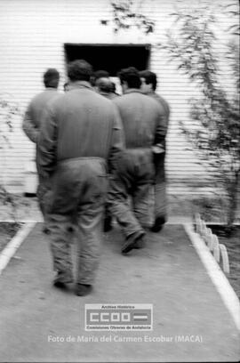 Concentración de los trabajadores en la fábrica Construcciones Metálicas Fernández Palacios – 11
