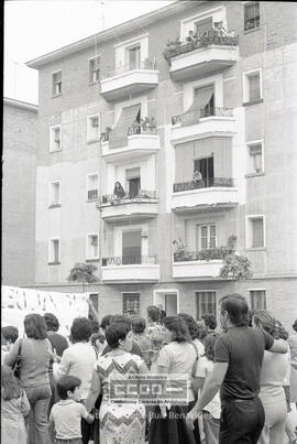 Manifestación de madres en el barrio Amate pidiendo colegios – 11