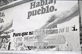 Carteles y pintadas del Referendum Nacional sobre la reforma política – 10