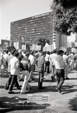 Manifestación en Sevilla de trabajadores en huelga de la empresa MASS (Alcalá) – 16