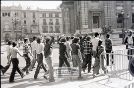 Manifestación de estudiantes por la avenida de la Constitución y aledaños pidiendo el regreso de exiliados – 06