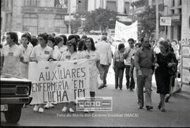 Marcha de las auxiliares de clínica reivindicando su equiparación a FP1