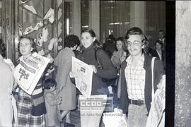 Venta del periódico Mundo Obrero por las calles de Sevilla – 12