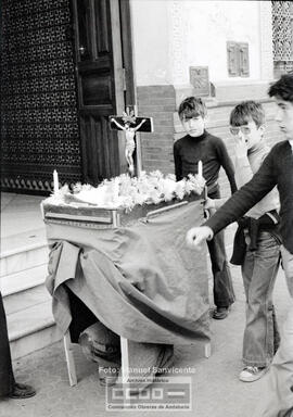 Niños con cruz de mayo - Foto 03