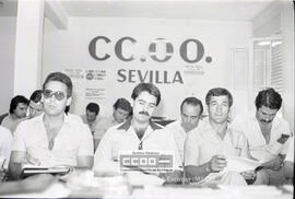 Delegados sindicales recibiendo un cursillo impartido por Vicente Sanchís