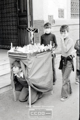 Niños con cruz de mayo - Foto 04