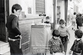 Niños con cruz de mayo - Foto 02