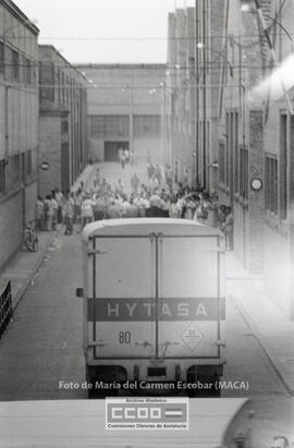 Concentración de trabajadores de Hytasa en la puerta de la fábrica