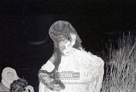 Desembarco a orillas del Guadalquivir del pintor Ocaña, pregonero del carnaval de la Alameda de 1979 – 02
