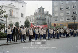 Concentración de trabajadores de las empresas auxiliares de Astillero protagonistas de un encierro