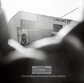 Concentración trabajadores de Galerías Preciados ante sus almacenes de la carretera Amarilla (Sevilla)  –  11