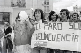 Manifestación contra el paro en el barrio del Cerro del Águila – 01