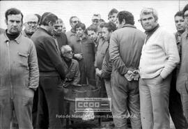 Concentración de los trabajadores en la fábrica Construcciones Metálicas Fernández Palacios – 09
