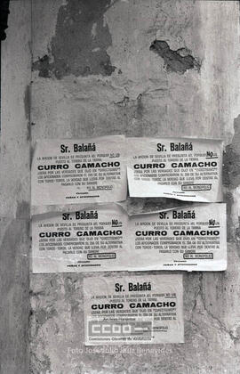 Carteles de protesta de aficionados taurinos