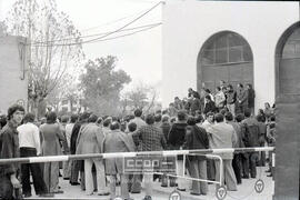Asamblea de trabajadores de C.A.S.A. en las puertas de la fábrica – 02