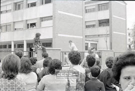 Manifestación de madres en el barrio Amate pidiendo colegios – 09