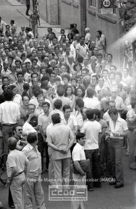 Concentración de trabajadores de Hytasa en la puerta de la fábrica