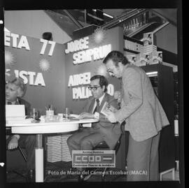Jorge Semprún firmando libros en Galerías Preciados y fotos de la tienda