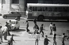 Manifestación de estudiantes por la avenida de la Constitución y aledaños pidiendo el regreso de exiliados – 26