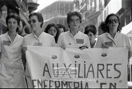 Marcha de las auxiliares de clínica reivindicando su equiparación a FP1
