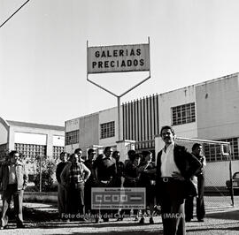 Concentración trabajadores de Galerías Preciados ante sus almacenes de la carretera Amarilla (Sevilla)  –  05