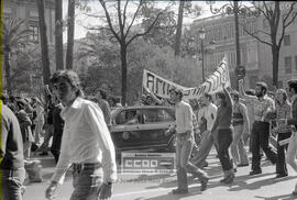 Manifestación de estudiantes por la avenida de la Constitución y aledaños pidiendo el regreso de exiliados – 23