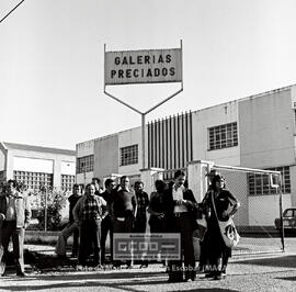 Concentración trabajadores de Galerías Preciados ante sus almacenes de la carretera Amarilla (Sevilla)  –  06