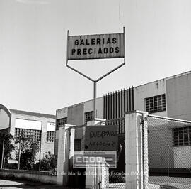 Concentración trabajadores de Galerías Preciados ante sus almacenes de la carretera Amarilla (Sevilla)  –  02