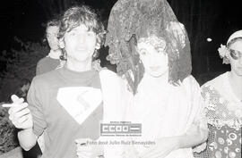 Desembarco a orillas del Guadalquivir del pintor Ocaña, pregonero del carnaval de la Alameda de 1979 – 15