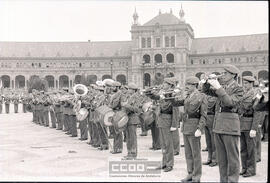 Acto militar: homenaje a la bandera – Foto 5