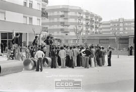 Concretración de vecinos en una barriada – Foto 2