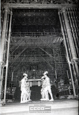 Seises bailando en la Catedral de Sevilla – Foto 9