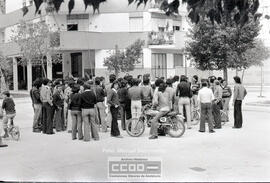 Concretración de vecinos en una barriada – Foto 13