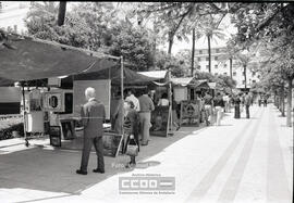 Mercadillo de pinturas y recogida de firmas – Foto 2