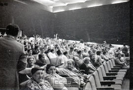 Mujeres en Salón de actos – Foto 1