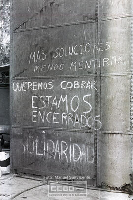 Manifestación de mujeres en solidaridad con compañeros de empresas en crisis - Foto 30