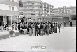 Concretración de vecinos en una barriada – Foto 3