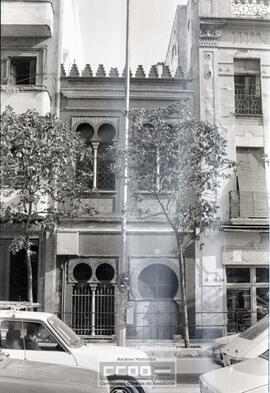 Calles de Sevilla con carteles – Foto 11
