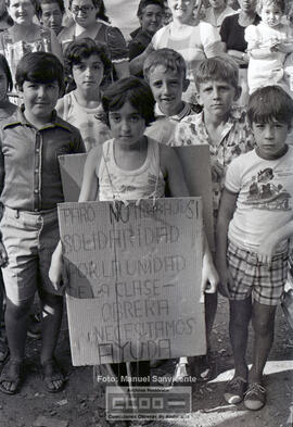 Manifestación de mujeres en solidaridad con compañeros de empresas en crisis - Foto 22