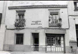 Fachada con rótulo "Alameda de Hércules" – Foto 3