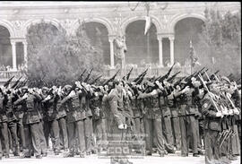 Acto militar: homenaje a la bandera – Foto 111