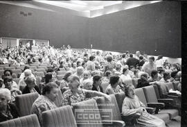 Mujeres en Salón de actos – Foto 3