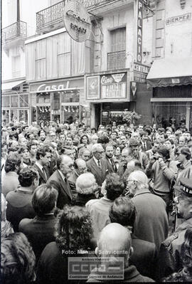 Acto multitudinario en la calle Sierpes – Foto 2