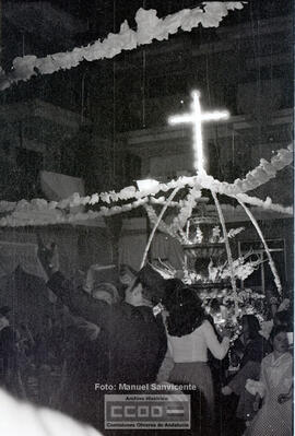 Cruz de mayo en calle Bailen – Foto 62