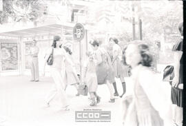 Niños dirigiéndose al colegio – Foto 29
