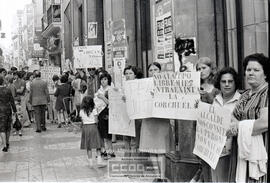 Protesta de vecinos de La Corchuela por calle Sierpes – Foto 3