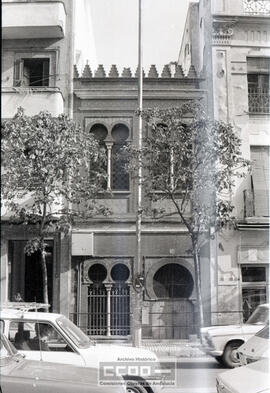 Calles de Sevilla con carteles – Foto 10