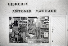 Atentado contra la librería Antonio Machado – Foto 5