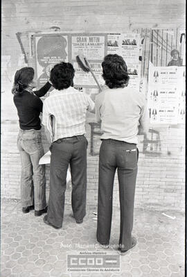 Pegada de carteles del FDI y reparto de propaganda electoral – Foto 13